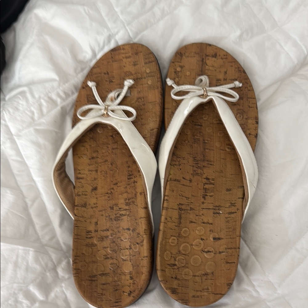 Vionic Women's White Sandals